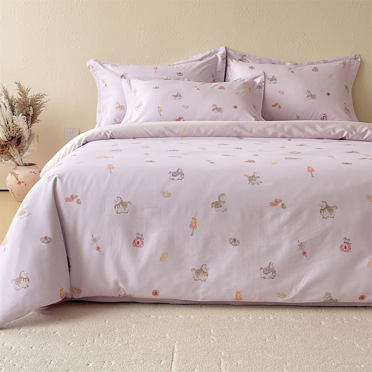 91家纺网 家纺一手货源 找家纺 鼎飞家纺 2026新款100S长绒棉数码印花四件套-马承金福 马承金福-紫粉