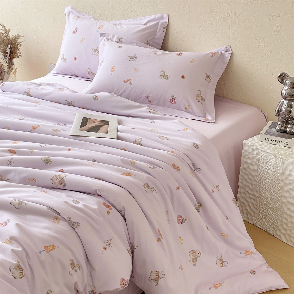 91家纺网 家纺一手货源 找家纺 鼎飞家纺 2026新款100S长绒棉数码印花四件套-马承金福 马承金福-紫粉