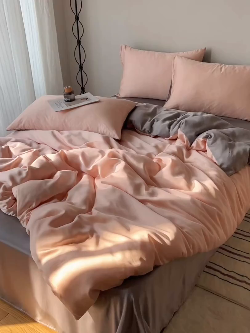 91家纺网 家纺一手货源 找家纺 悦织湾家纺 2026新款亲肤舒适冰丝四件套夏秋季凉爽透气纯色双拼床上用品学生宿舍单双人三四件套 粉色+银灰