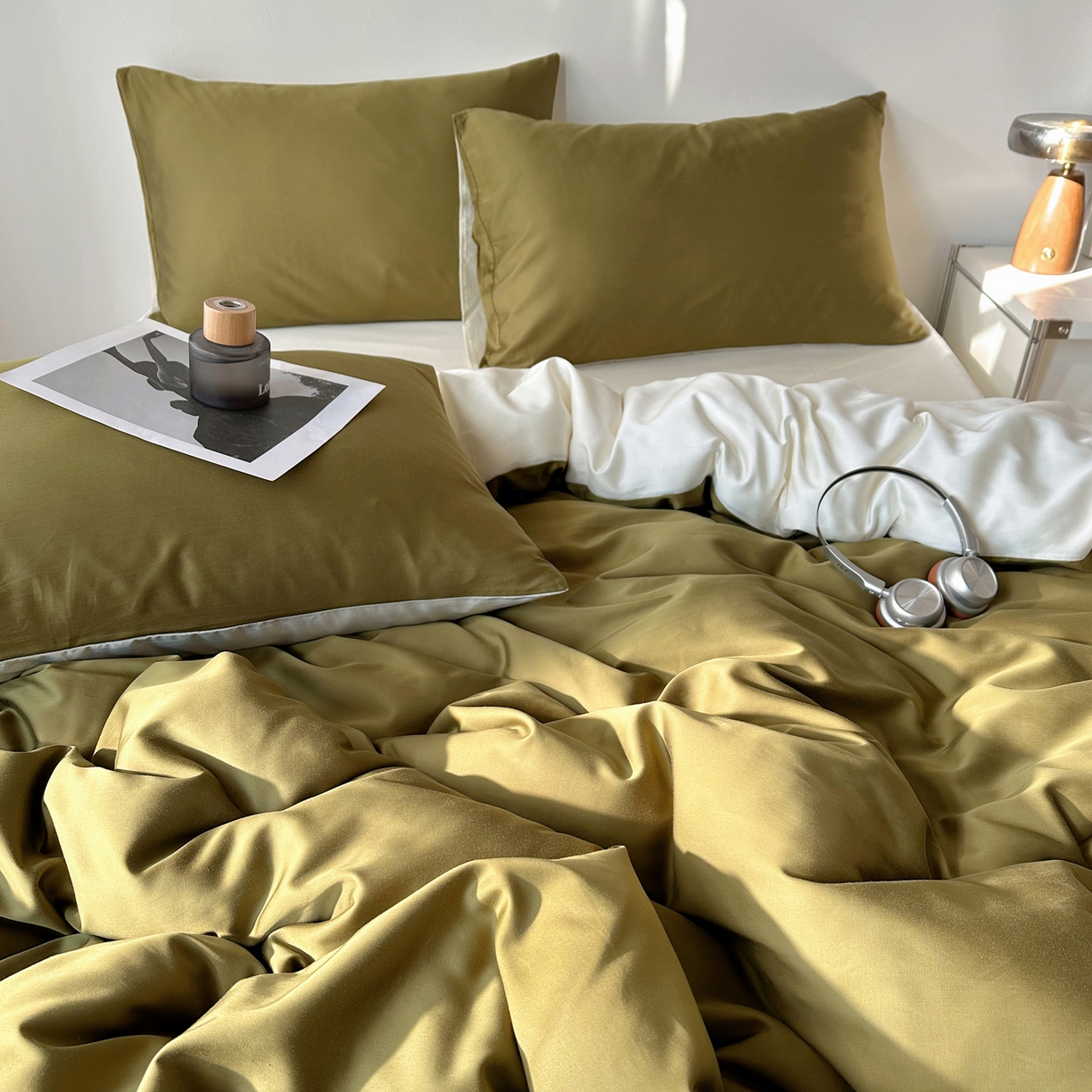 91家纺网 家纺一手货源 找家纺 悦织湾家纺 2026新款亲肤舒适冰丝四件套夏秋季凉爽透气纯色双拼床上用品学生宿舍单双人三四件套 橄榄绿+米白