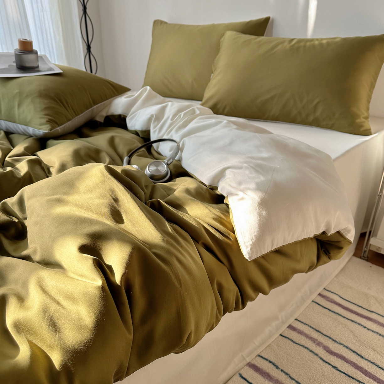 91家纺网 家纺一手货源 找家纺 悦织湾家纺 2026新款亲肤舒适冰丝四件套夏秋季凉爽透气纯色双拼床上用品学生宿舍单双人三四件套 橄榄绿+米白