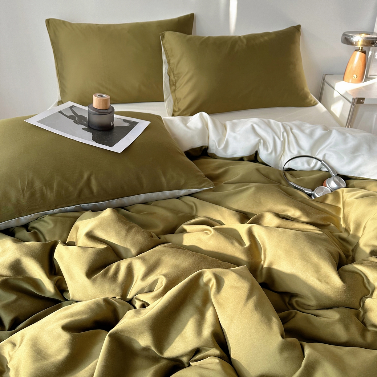 91家纺网 家纺一手货源 找家纺 悦织湾家纺 2026新款亲肤舒适冰丝四件套夏秋季凉爽透气纯色双拼床上用品学生宿舍单双人三四件套 橄榄绿+米白