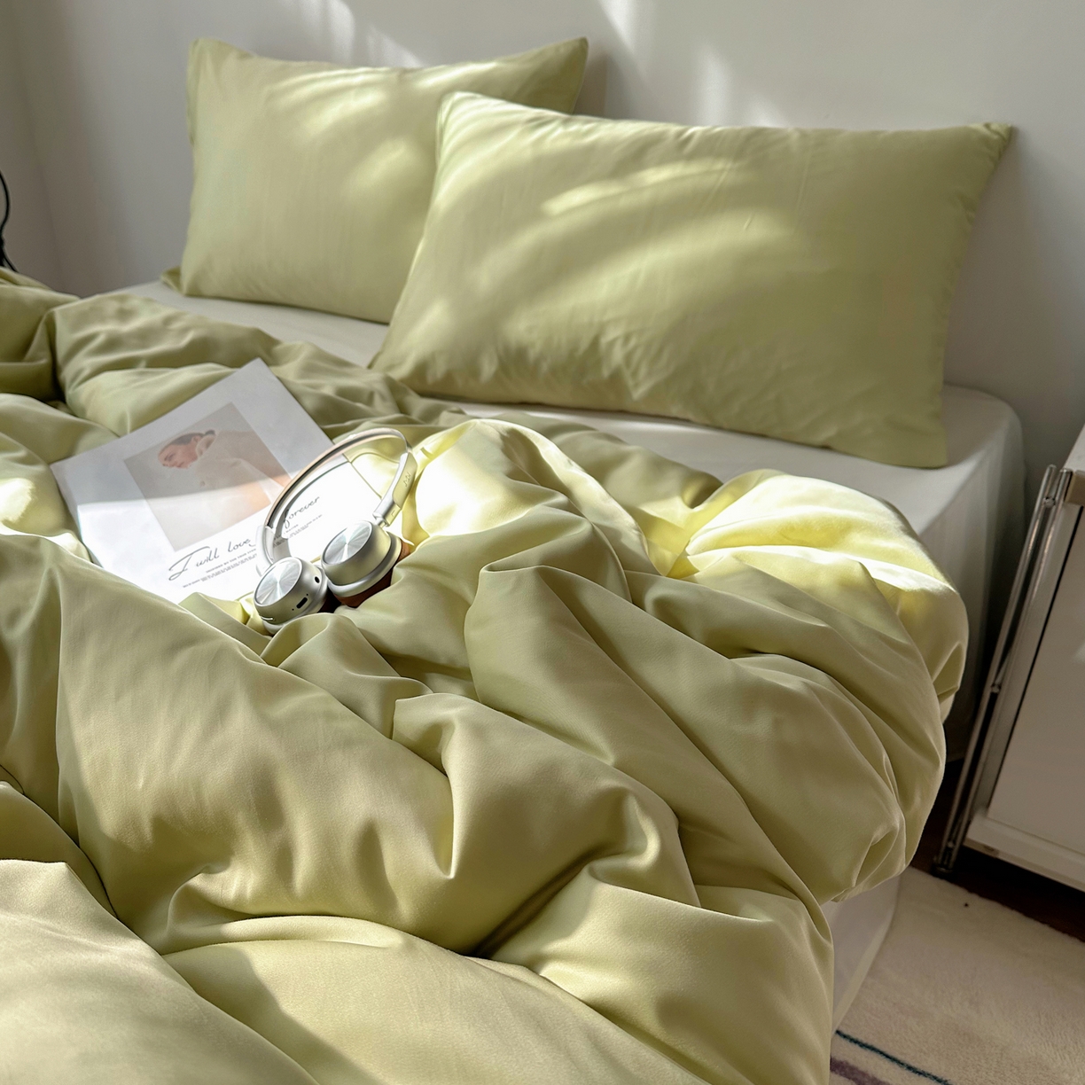 91家纺网 家纺一手货源 找家纺 悦织湾家纺 2026新款亲肤舒适冰丝四件套夏秋季凉爽透气纯色双拼床上用品学生宿舍单双人三四件套 果绿芝士