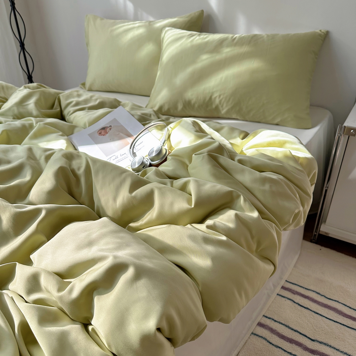 91家纺网 家纺一手货源 找家纺 悦织湾家纺 2026新款亲肤舒适冰丝四件套夏秋季凉爽透气纯色双拼床上用品学生宿舍单双人三四件套 果绿芝士