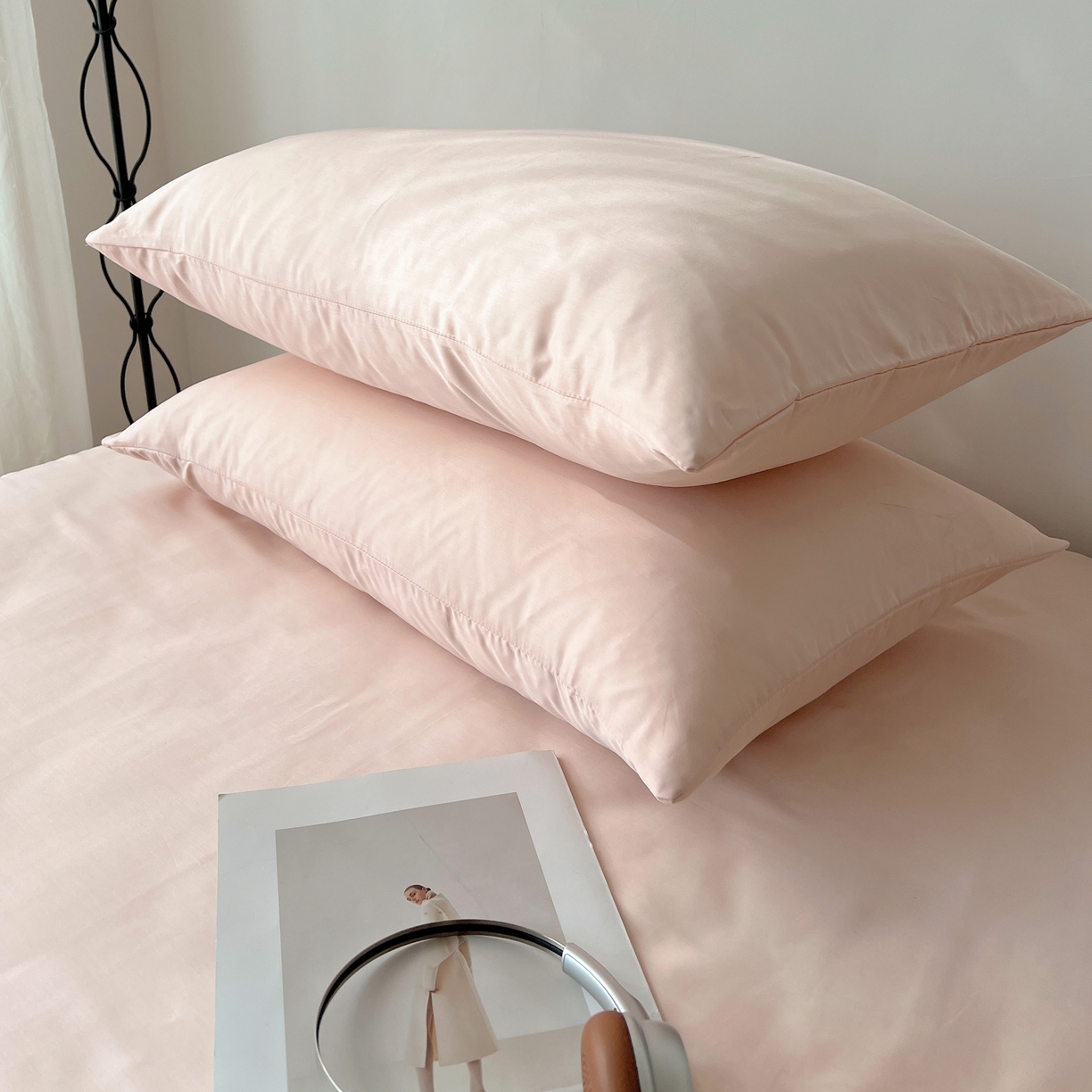 91家纺网 家纺一手货源 找家纺 悦织湾家纺 2026新款亲肤舒适冰丝四件套夏秋季凉爽透气纯色双拼床上用品学生宿舍单双人三四件套 可可粉调