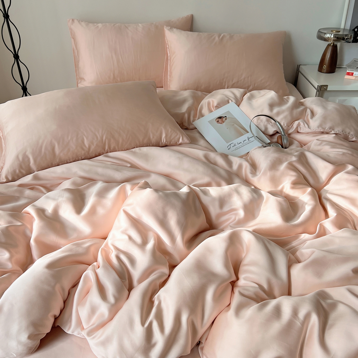 91家纺网 家纺一手货源 找家纺 悦织湾家纺 2026新款亲肤舒适冰丝四件套夏秋季凉爽透气纯色双拼床上用品学生宿舍单双人三四件套 可可粉调