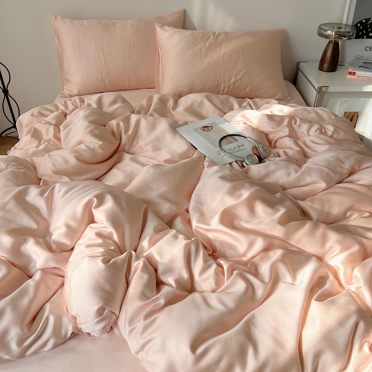 91家纺网 家纺一手货源 找家纺 悦织湾家纺 2026新款亲肤舒适冰丝四件套夏秋季凉爽透气纯色双拼床上用品学生宿舍单双人三四件套 可可粉调