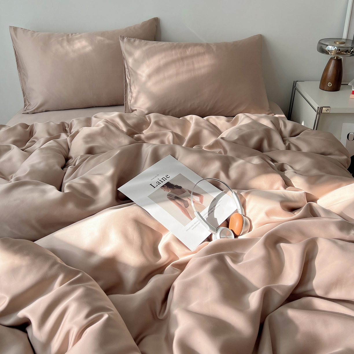 91家纺网 家纺一手货源 找家纺 悦织湾家纺 2026新款亲肤舒适冰丝四件套夏秋季凉爽透气纯色双拼床上用品学生宿舍单双人三四件套 可可咖调