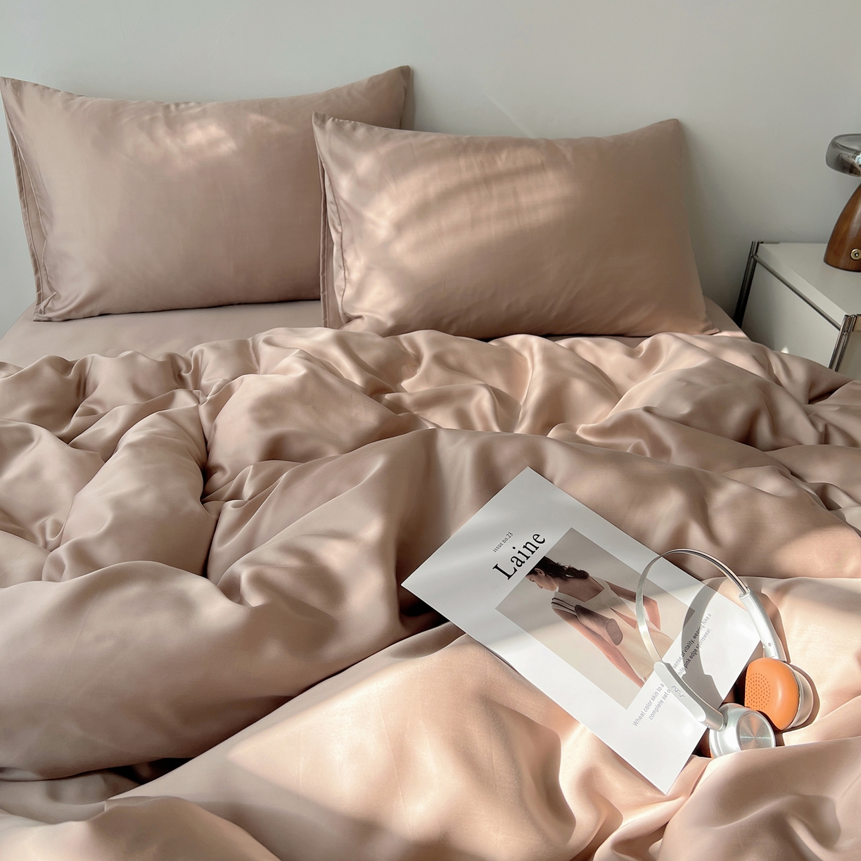 91家纺网 家纺一手货源 找家纺 悦织湾家纺 2026新款亲肤舒适冰丝四件套夏秋季凉爽透气纯色双拼床上用品学生宿舍单双人三四件套 可可咖调