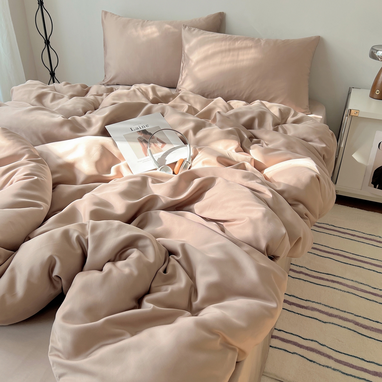 91家纺网 家纺一手货源 找家纺 悦织湾家纺 2026新款亲肤舒适冰丝四件套夏秋季凉爽透气纯色双拼床上用品学生宿舍单双人三四件套 可可咖调