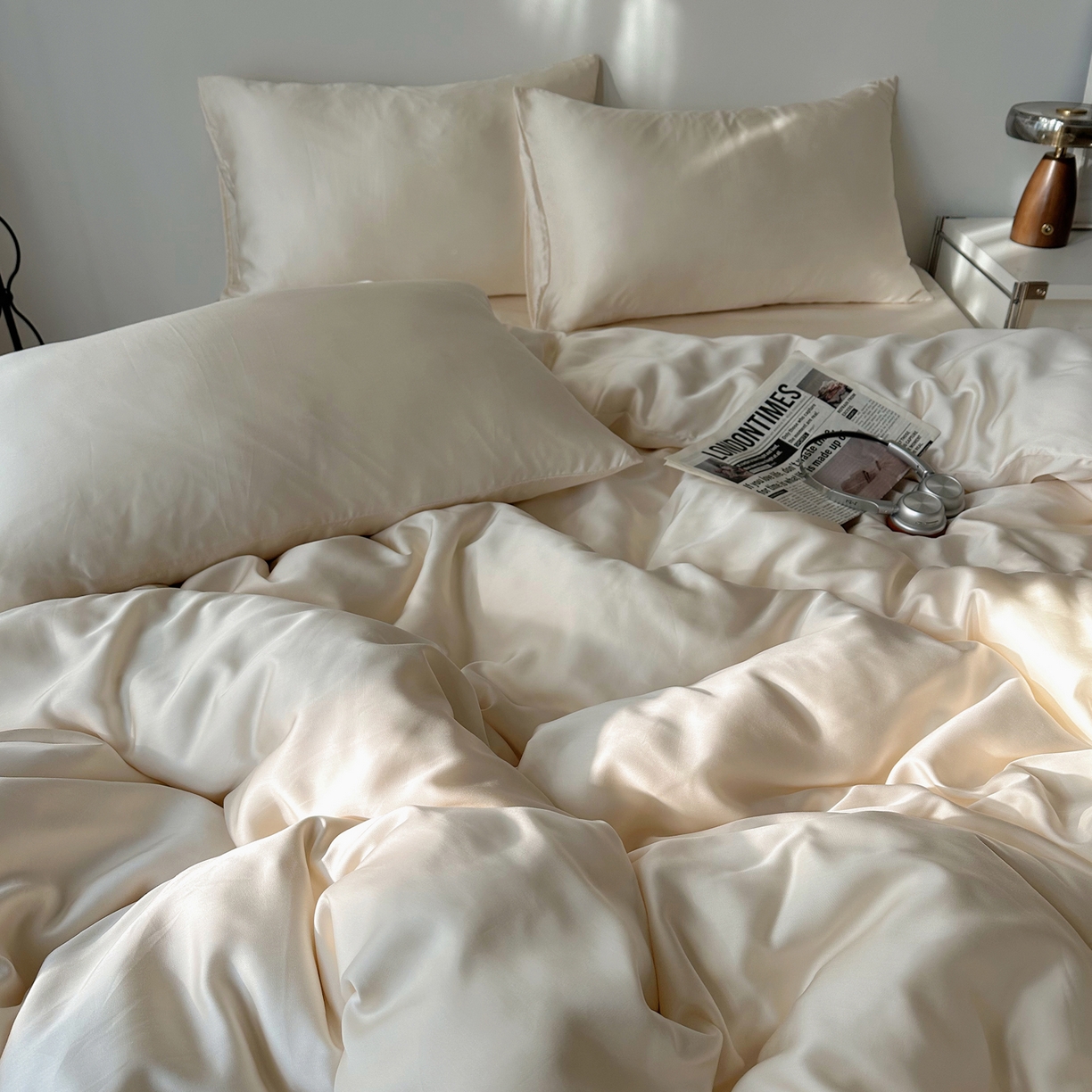 91家纺网 家纺一手货源 找家纺 悦织湾家纺 2026新款亲肤舒适冰丝四件套夏秋季凉爽透气纯色双拼床上用品学生宿舍单双人三四件套 可可奶油