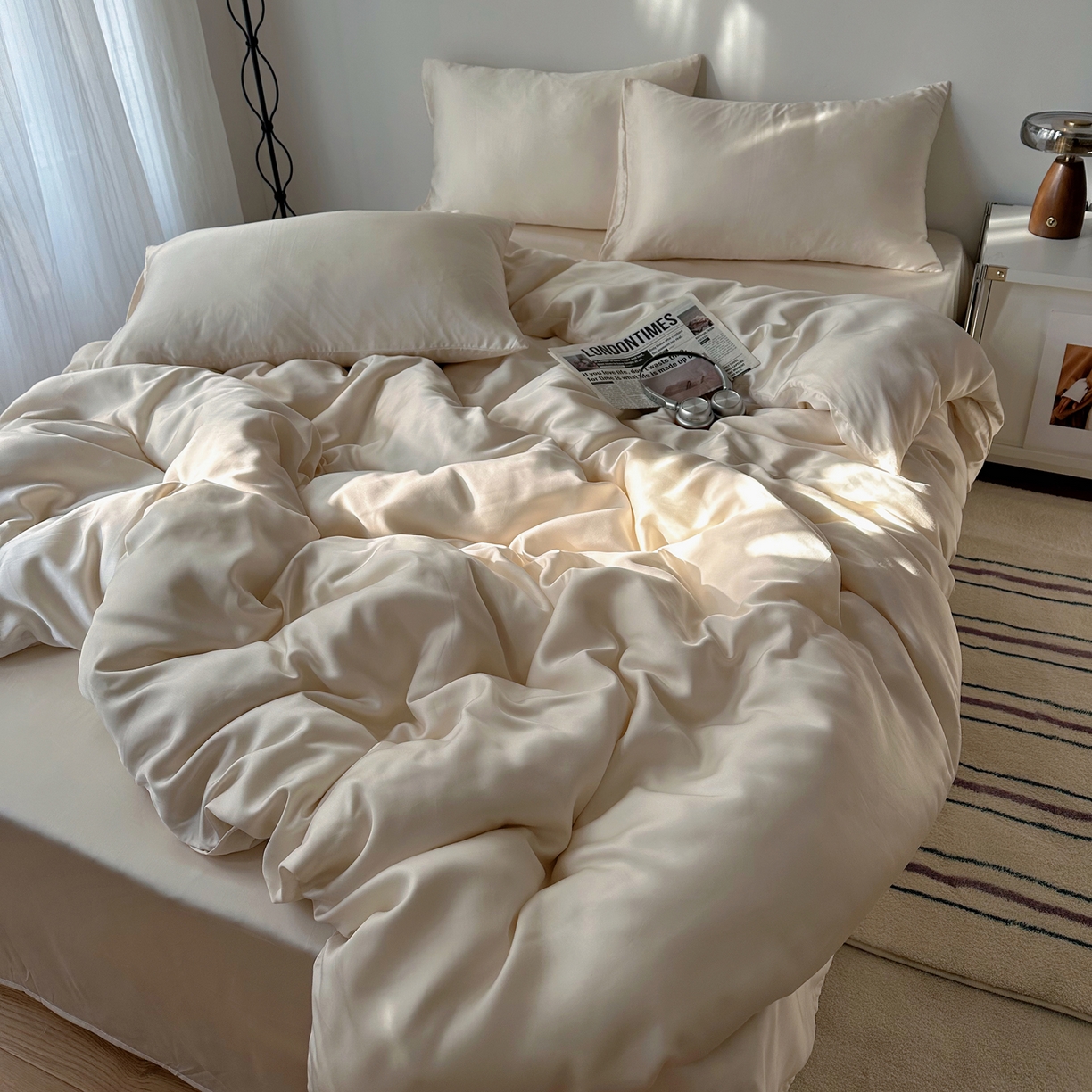 91家纺网 家纺一手货源 找家纺 悦织湾家纺 2026新款亲肤舒适冰丝四件套夏秋季凉爽透气纯色双拼床上用品学生宿舍单双人三四件套 可可奶油