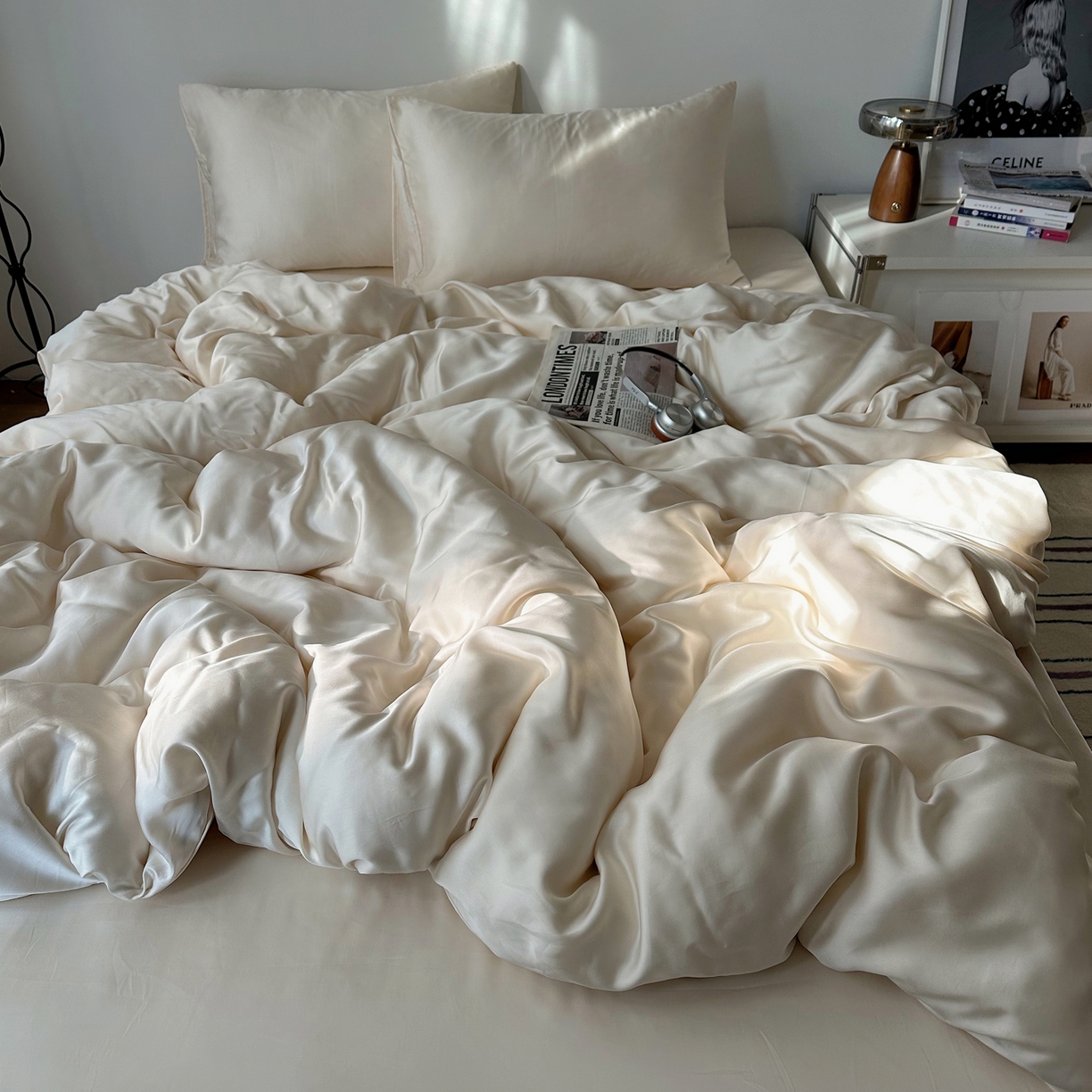 91家纺网 家纺一手货源 找家纺 悦织湾家纺 2026新款亲肤舒适冰丝四件套夏秋季凉爽透气纯色双拼床上用品学生宿舍单双人三四件套 可可奶油