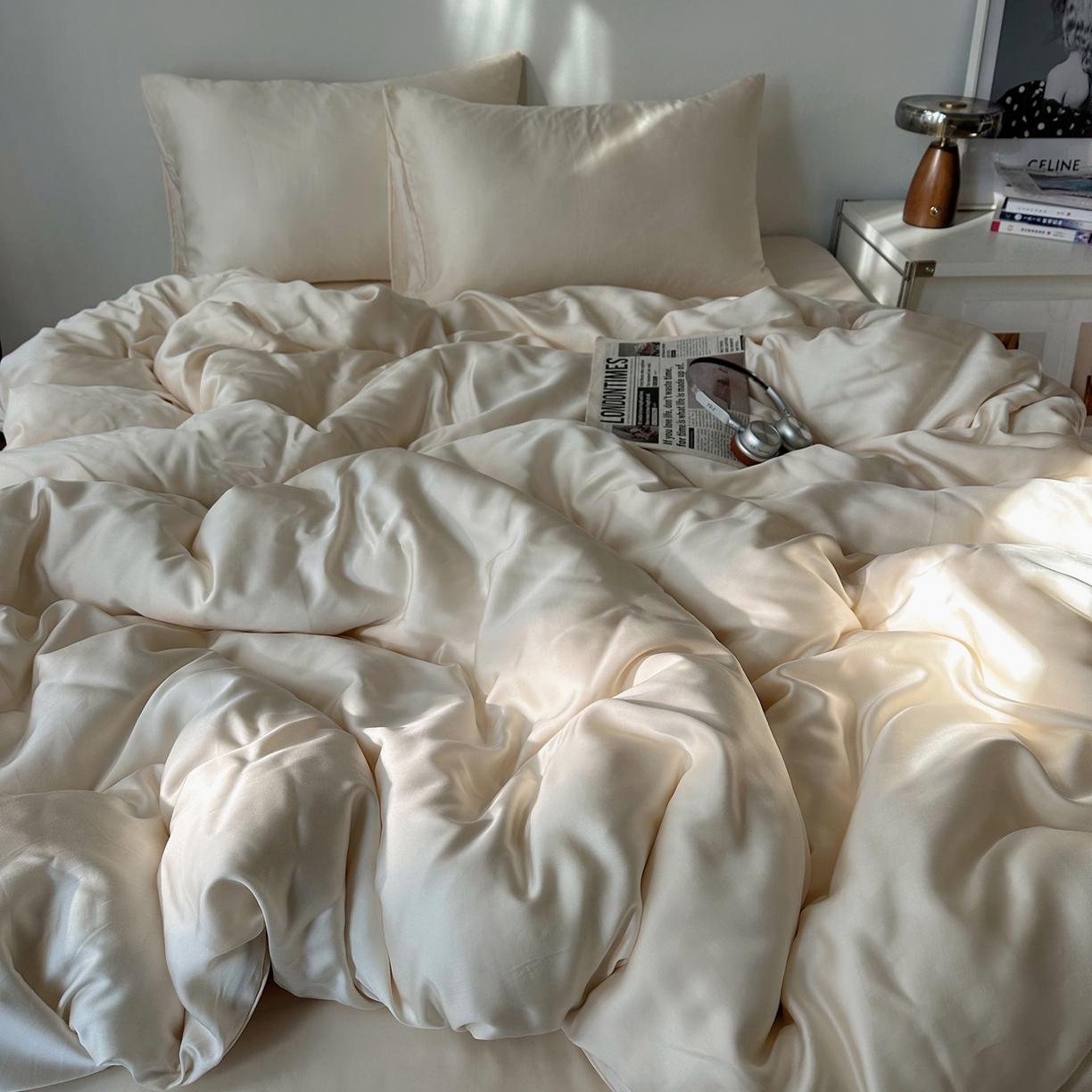 91家纺网 家纺一手货源 找家纺 悦织湾家纺 2026新款亲肤舒适冰丝四件套夏秋季凉爽透气纯色双拼床上用品学生宿舍单双人三四件套 可可奶油