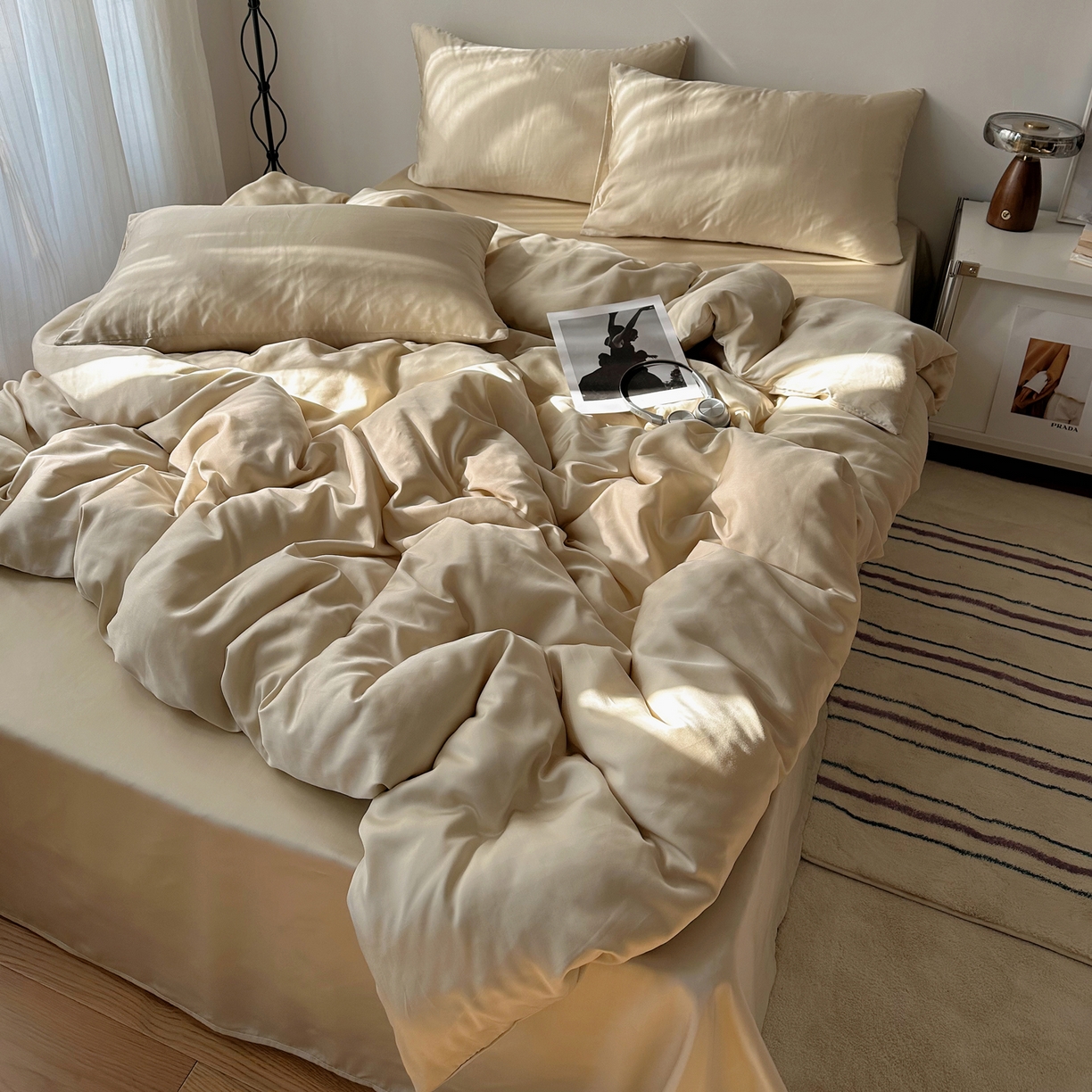 91家纺网 家纺一手货源 找家纺 悦织湾家纺 2026新款亲肤舒适冰丝四件套夏秋季凉爽透气纯色双拼床上用品学生宿舍单双人三四件套 可可香槟