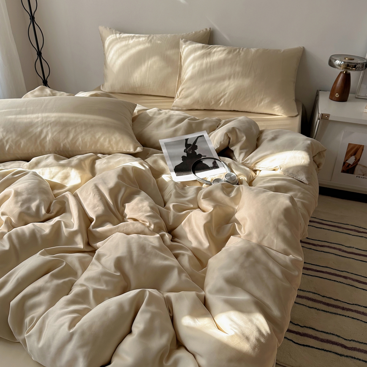 91家纺网 家纺一手货源 找家纺 悦织湾家纺 2026新款亲肤舒适冰丝四件套夏秋季凉爽透气纯色双拼床上用品学生宿舍单双人三四件套 可可香槟