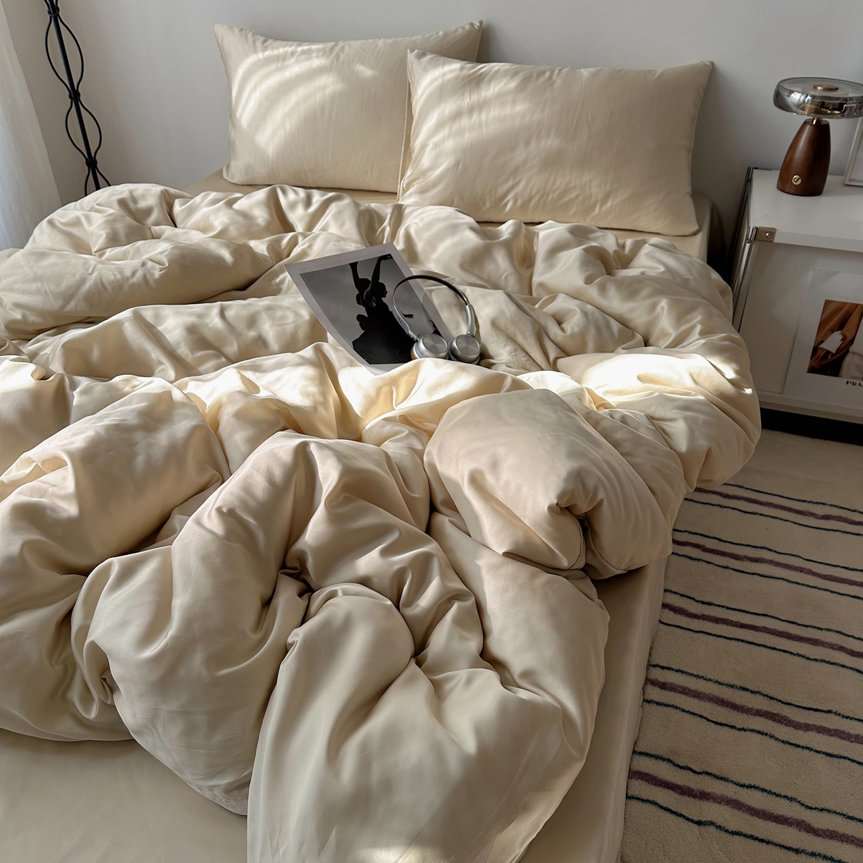 91家纺网 家纺一手货源 找家纺 悦织湾家纺 2026新款亲肤舒适冰丝四件套夏秋季凉爽透气纯色双拼床上用品学生宿舍单双人三四件套 可可香槟