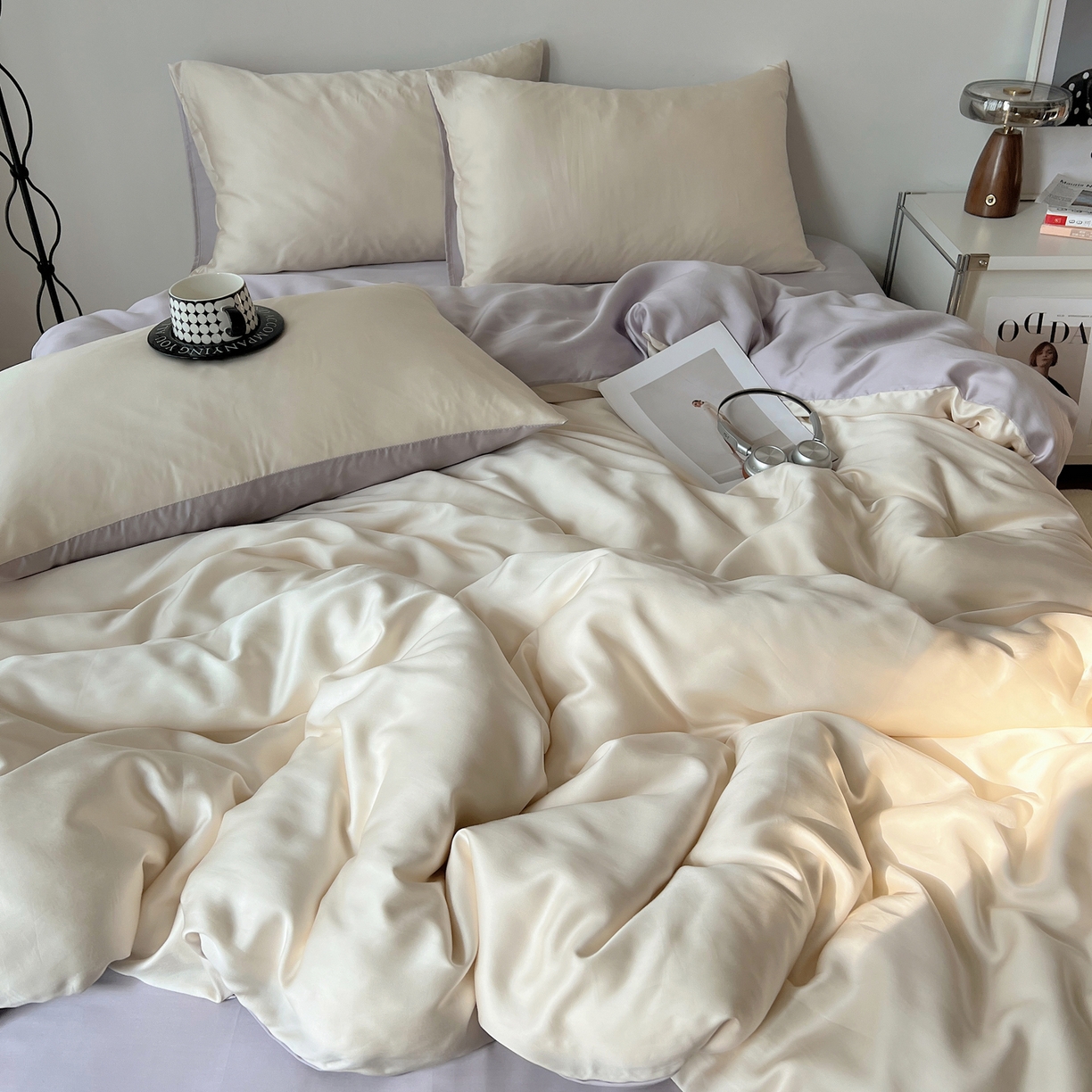 91家纺网 家纺一手货源 找家纺 悦织湾家纺 2026新款亲肤舒适冰丝四件套夏秋季凉爽透气纯色双拼床上用品学生宿舍单双人三四件套 米白+香芋紫