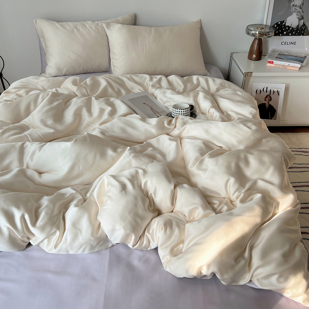 91家纺网 家纺一手货源 找家纺 悦织湾家纺 2026新款亲肤舒适冰丝四件套夏秋季凉爽透气纯色双拼床上用品学生宿舍单双人三四件套 米白+香芋紫