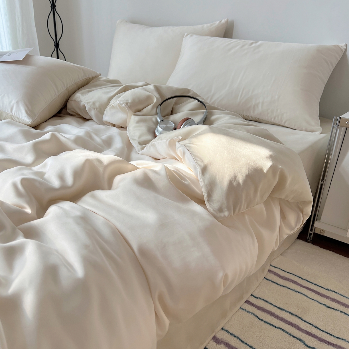 悦织湾家纺 2026新款亲肤舒适冰丝四件套夏秋季凉爽透气纯色双拼床上用品学生宿舍单双人三四件套 柔白月光