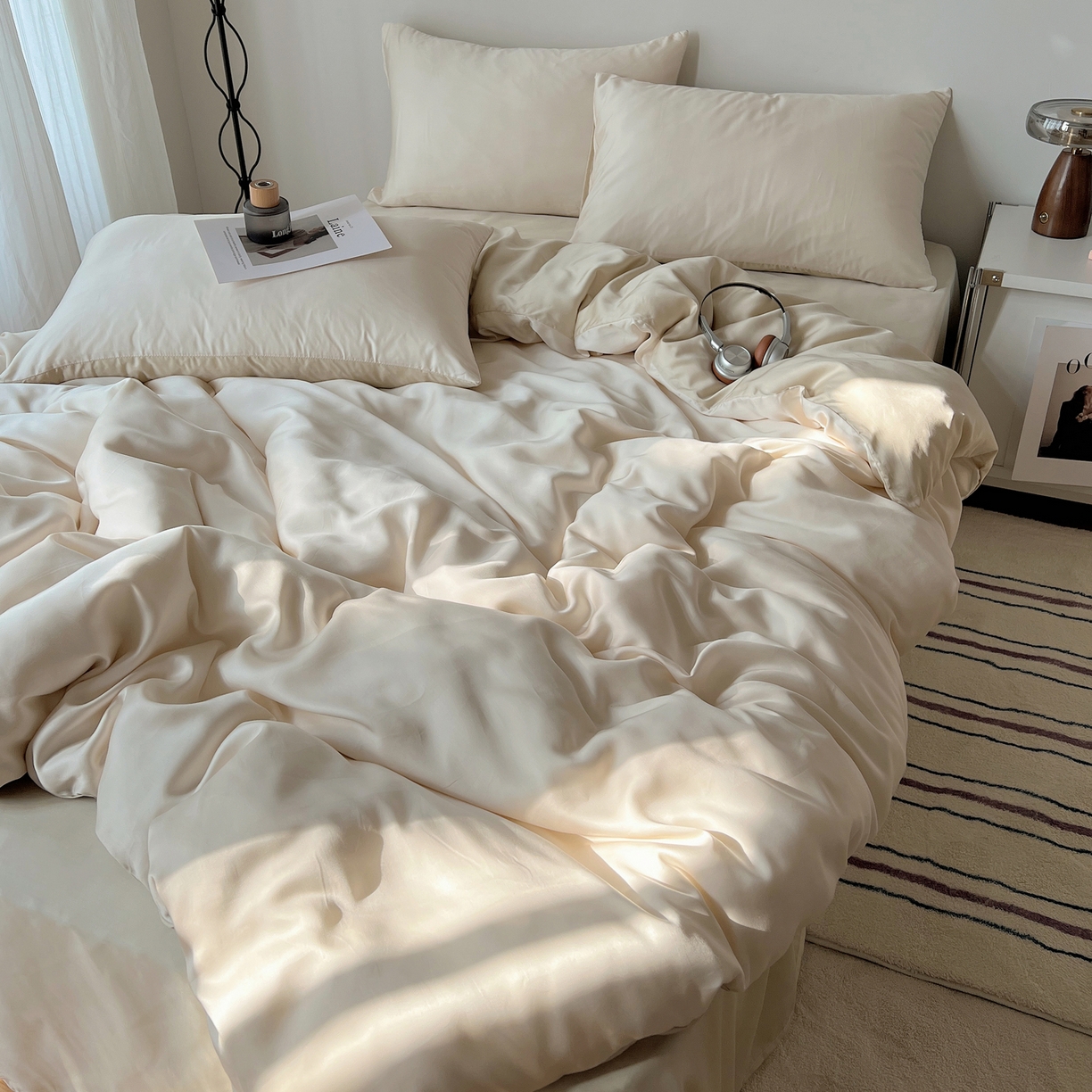 91家纺网 家纺一手货源 找家纺 悦织湾家纺 2026新款亲肤舒适冰丝四件套夏秋季凉爽透气纯色双拼床上用品学生宿舍单双人三四件套 柔白月光