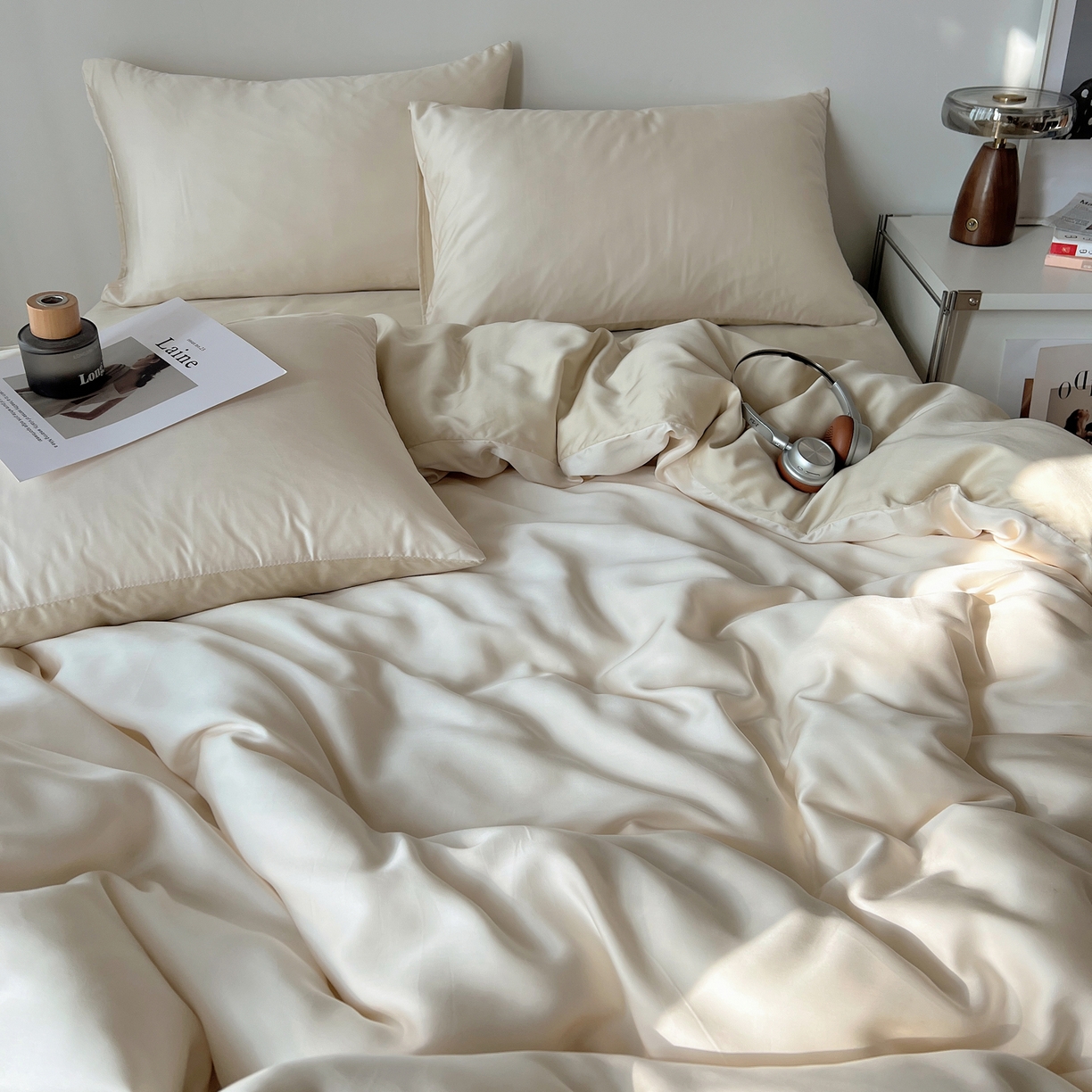 91家纺网 家纺一手货源 找家纺 悦织湾家纺 2026新款亲肤舒适冰丝四件套夏秋季凉爽透气纯色双拼床上用品学生宿舍单双人三四件套 柔白月光