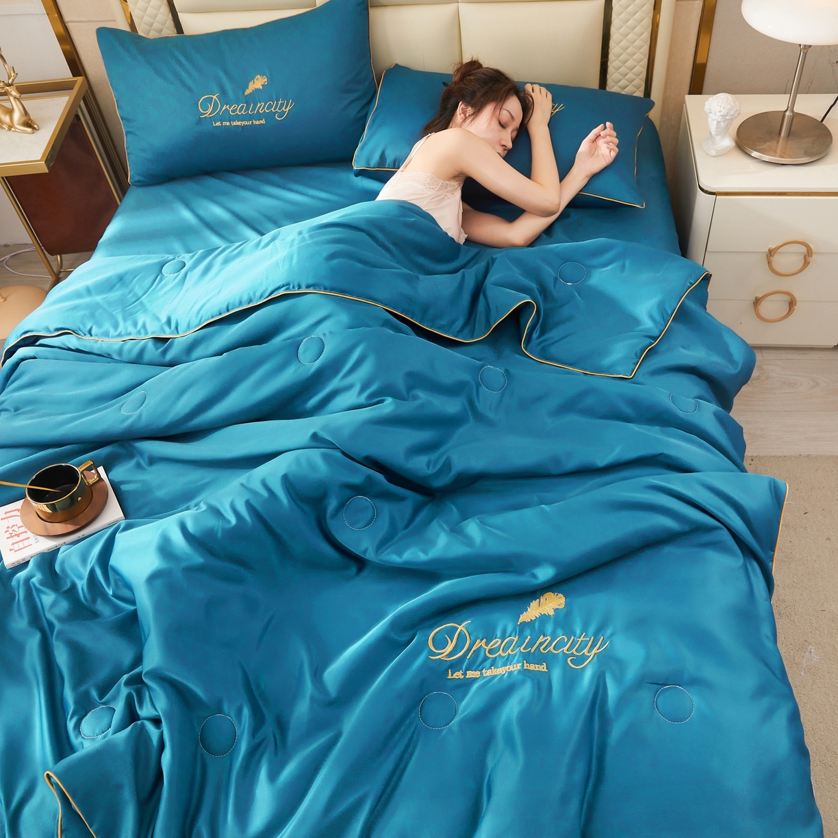 91家纺网 家纺一手货源 找家纺 好尚居 2026新款水洗真丝刺绣夏被被子被芯四件套 宾利蓝