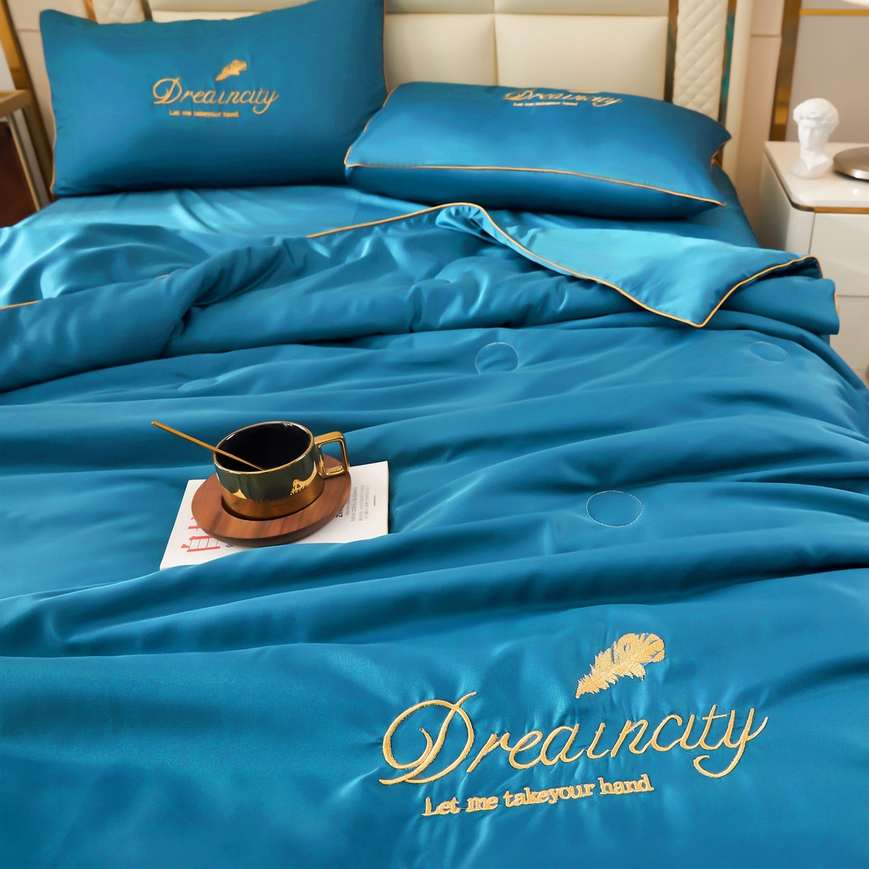 91家纺网 家纺一手货源 找家纺 好尚居 2026新款水洗真丝刺绣夏被被子被芯四件套 宾利蓝