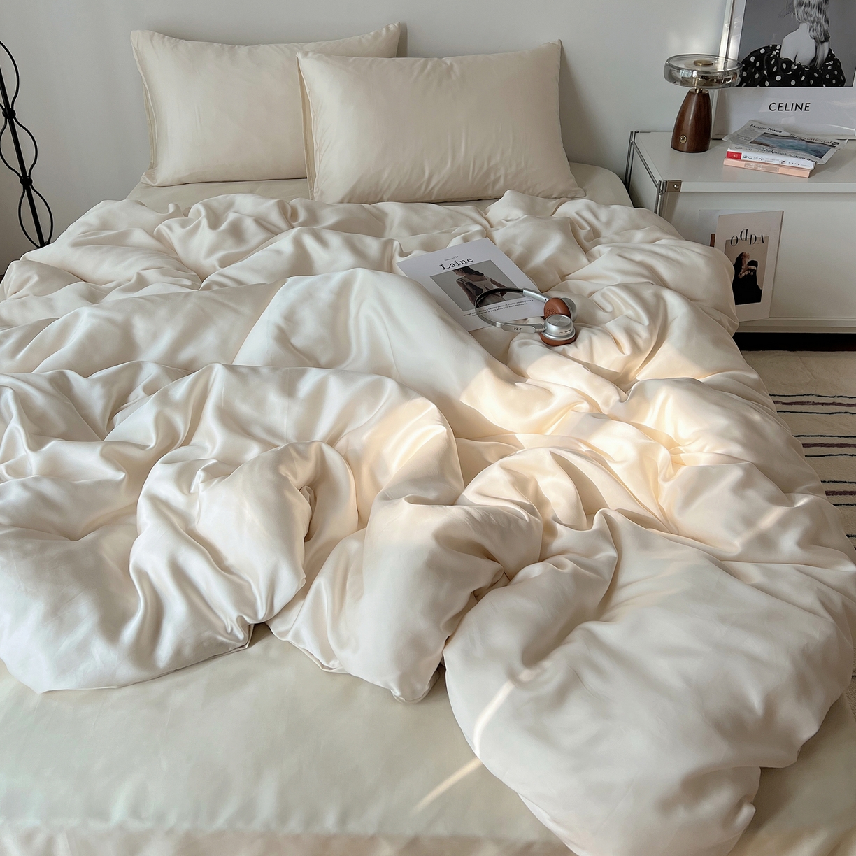 91家纺网 家纺一手货源 找家纺 悦织湾家纺 2026新款亲肤舒适冰丝四件套夏秋季凉爽透气纯色双拼床上用品学生宿舍单双人三四件套 柔白月光