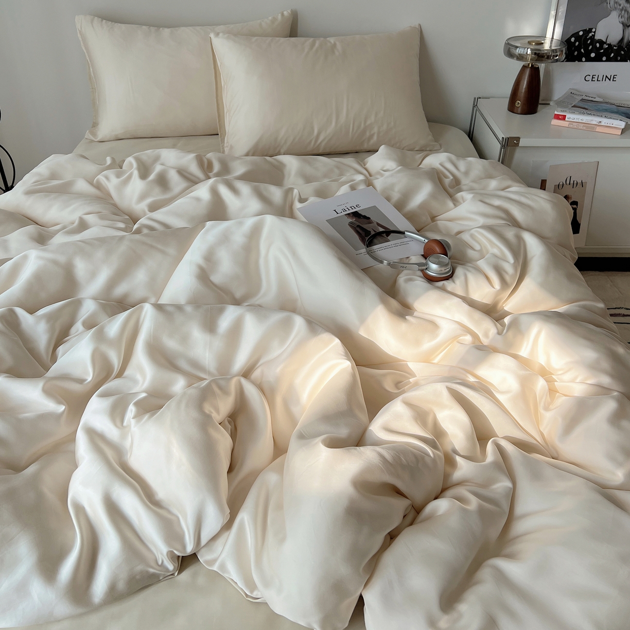 91家纺网 家纺一手货源 找家纺 悦织湾家纺 2026新款亲肤舒适冰丝四件套夏秋季凉爽透气纯色双拼床上用品学生宿舍单双人三四件套 柔白月光