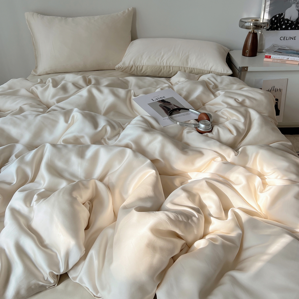 91家纺网 家纺一手货源 找家纺 悦织湾家纺 2026新款亲肤舒适冰丝四件套夏秋季凉爽透气纯色双拼床上用品学生宿舍单双人三四件套 柔白月光