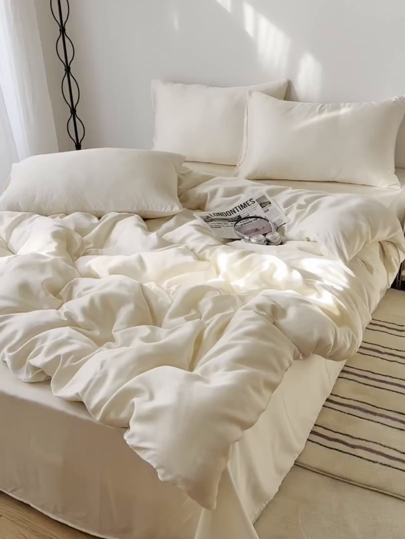 91家纺网 家纺一手货源 找家纺 悦织湾家纺 2026新款亲肤舒适冰丝四件套夏秋季凉爽透气纯色双拼床上用品学生宿舍单双人三四件套 柔白月光