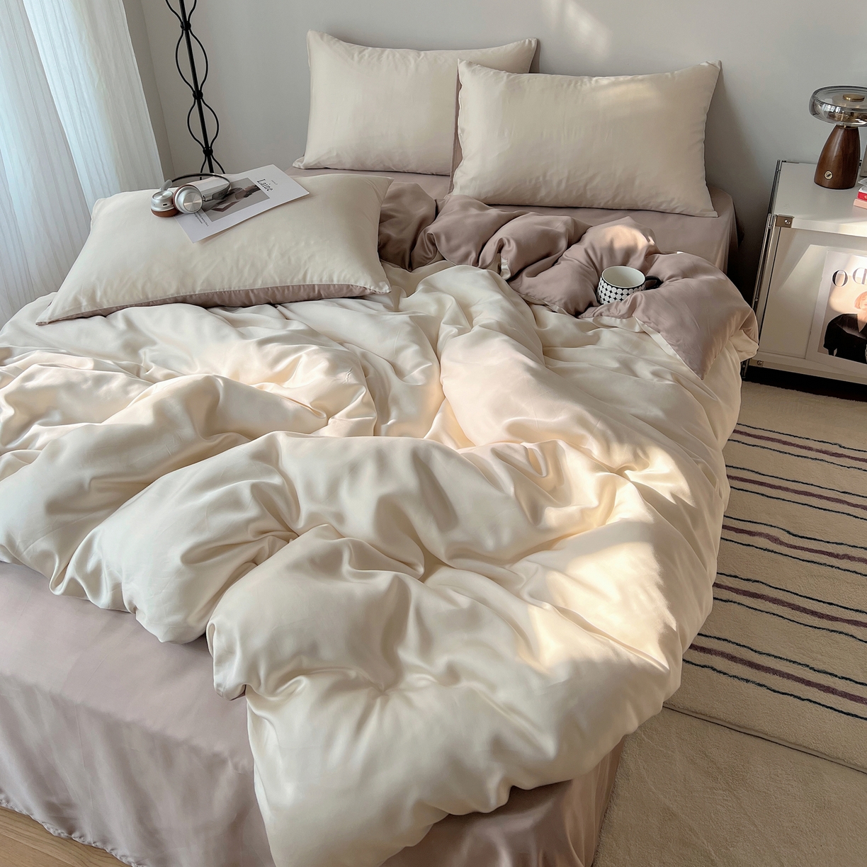 91家纺网 家纺一手货源 找家纺 悦织湾家纺 2026新款亲肤舒适冰丝四件套夏秋季凉爽透气纯色双拼床上用品学生宿舍单双人三四件套 生椰拿铁