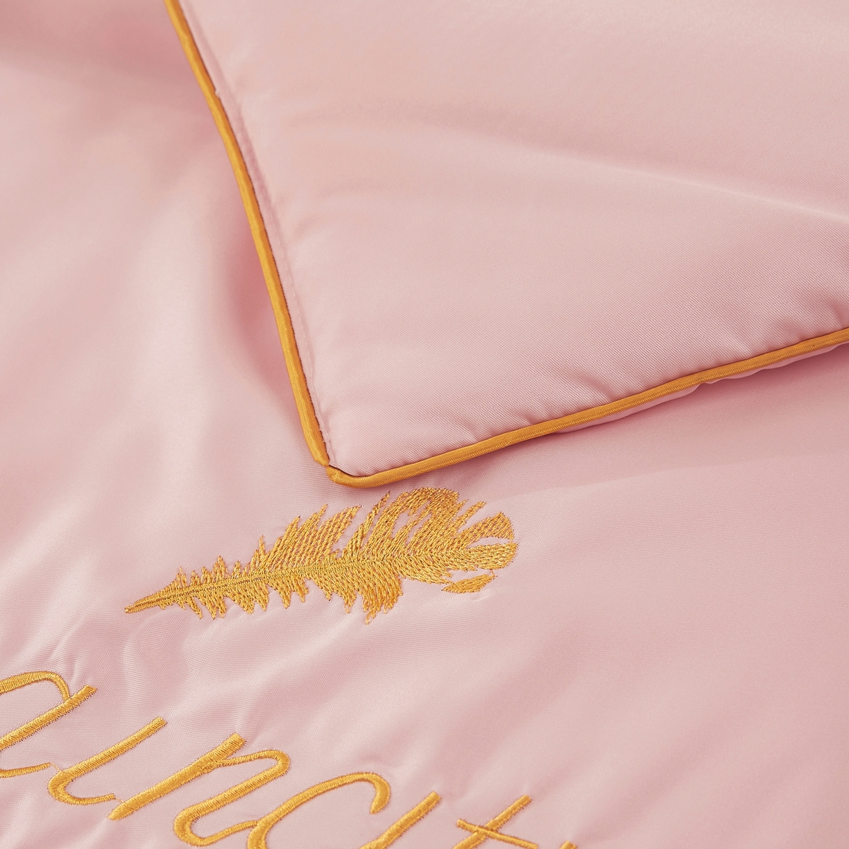 91家纺网 家纺一手货源 找家纺 好尚居 2026新款水洗真丝刺绣夏被被子被芯四件套 粉玉