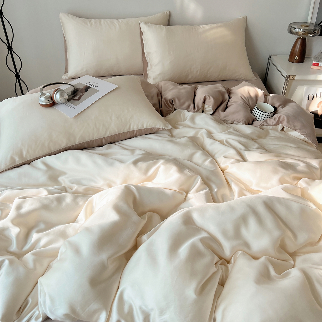 91家纺网 家纺一手货源 找家纺 悦织湾家纺 2026新款亲肤舒适冰丝四件套夏秋季凉爽透气纯色双拼床上用品学生宿舍单双人三四件套 生椰拿铁