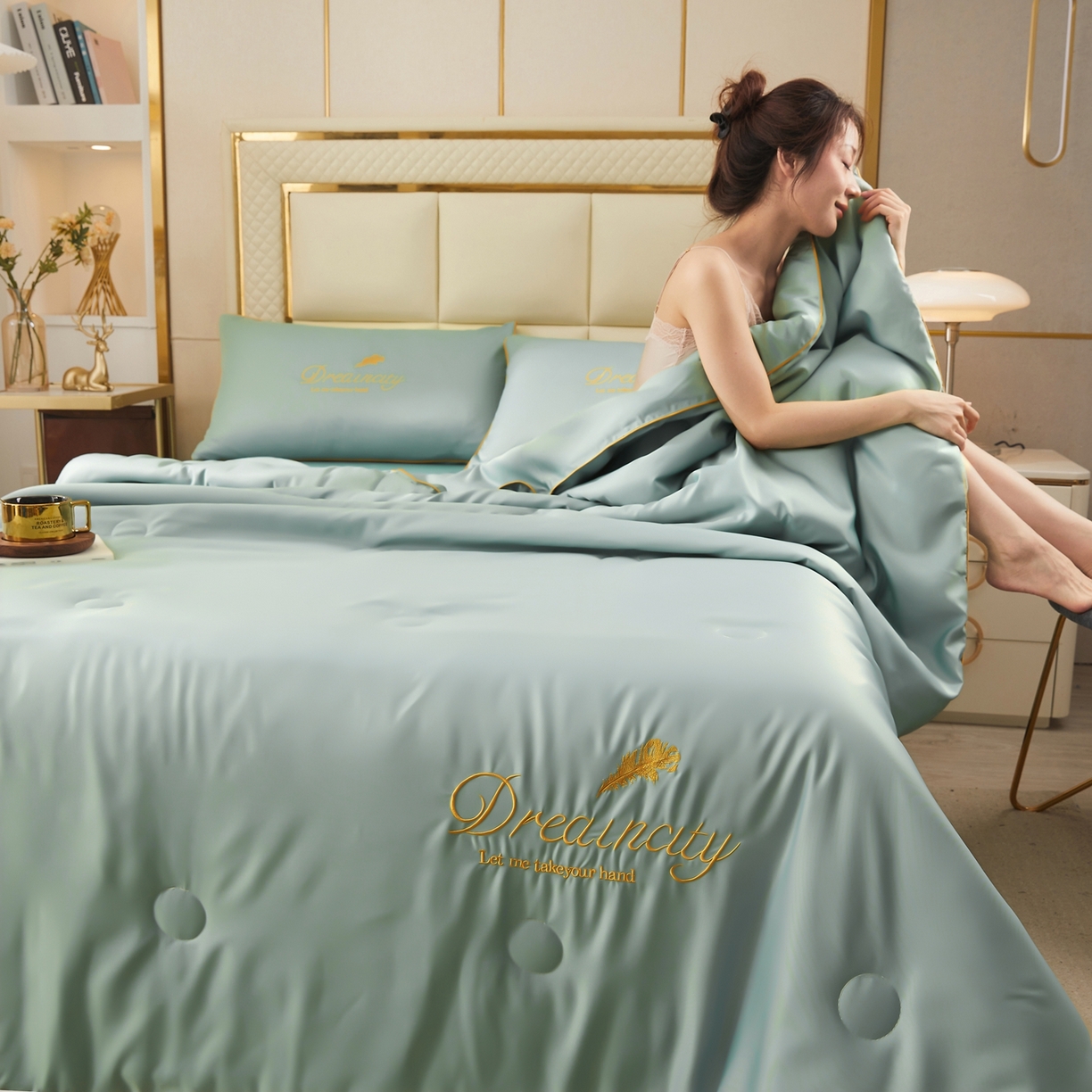 91家纺网 家纺一手货源 找家纺 好尚居 2026新款水洗真丝刺绣夏被被子被芯四件套 深海蓝