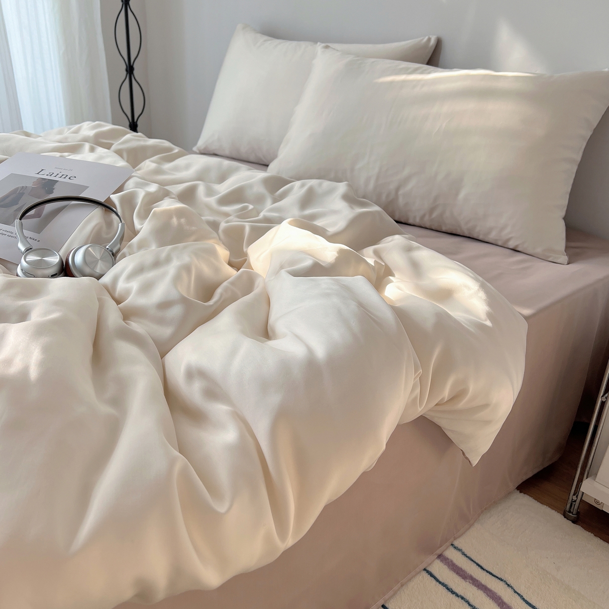 91家纺网 家纺一手货源 找家纺 悦织湾家纺 2026新款亲肤舒适冰丝四件套夏秋季凉爽透气纯色双拼床上用品学生宿舍单双人三四件套 生椰拿铁