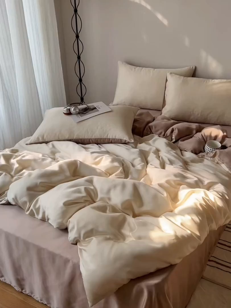 91家纺网 家纺一手货源 找家纺 悦织湾家纺 2026新款亲肤舒适冰丝四件套夏秋季凉爽透气纯色双拼床上用品学生宿舍单双人三四件套 生椰拿铁