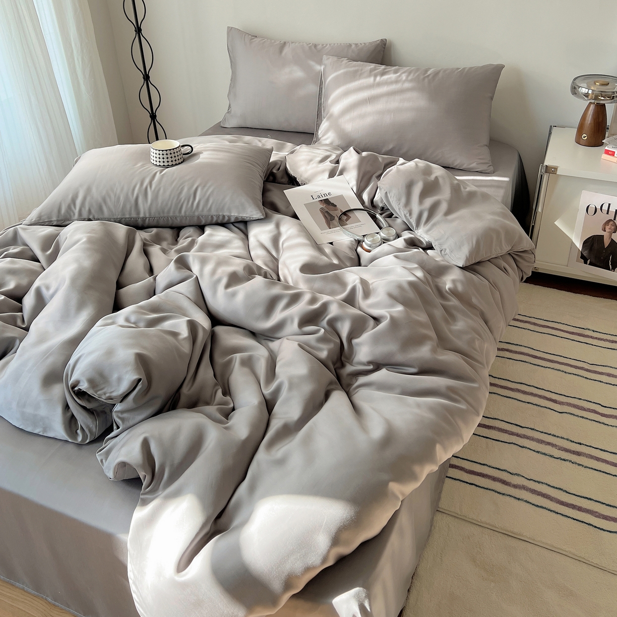 91家纺网 家纺一手货源 找家纺 悦织湾家纺 2026新款亲肤舒适冰丝四件套夏秋季凉爽透气纯色双拼床上用品学生宿舍单双人三四件套 银灰