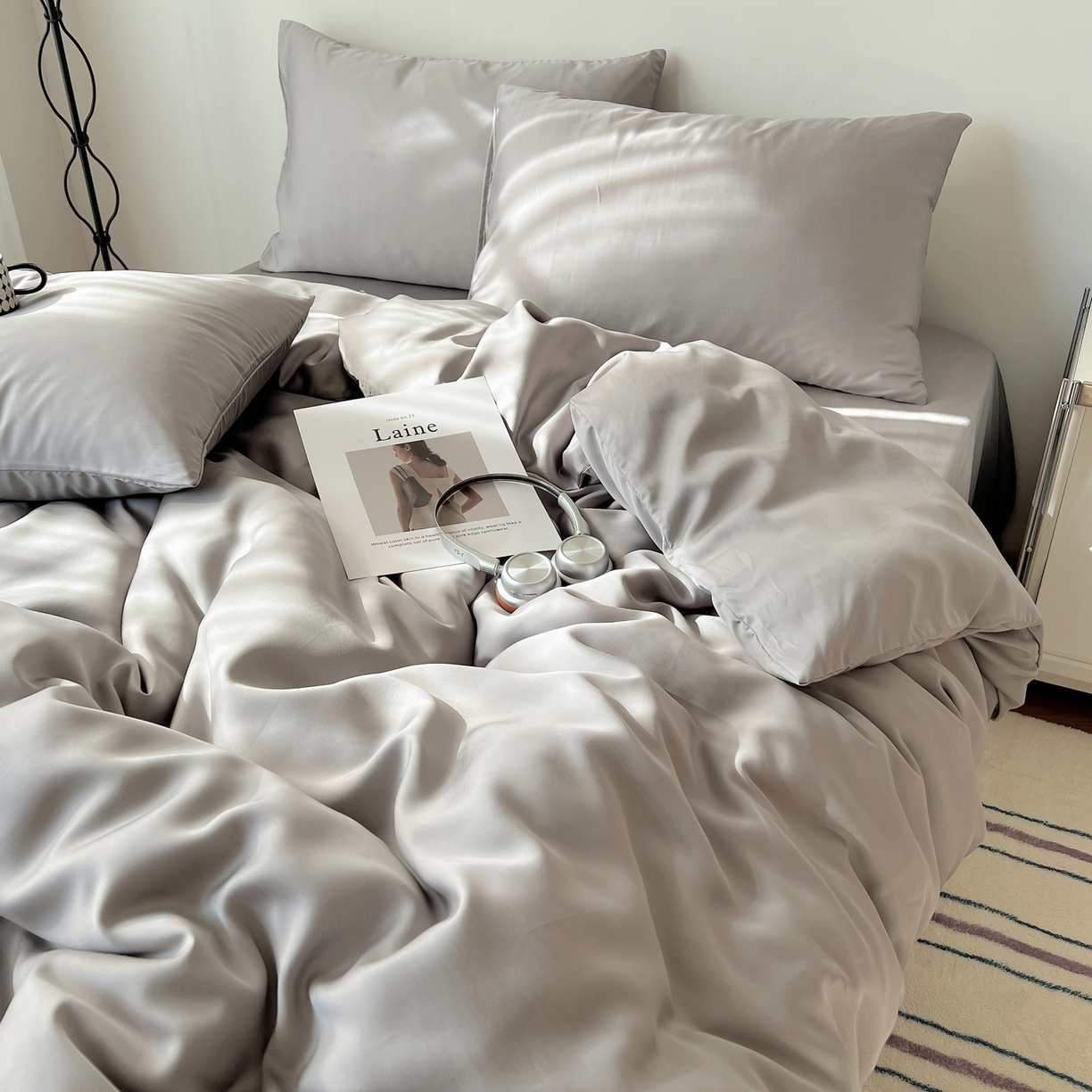 91家纺网 家纺一手货源 找家纺 悦织湾家纺 2026新款亲肤舒适冰丝四件套夏秋季凉爽透气纯色双拼床上用品学生宿舍单双人三四件套 银灰