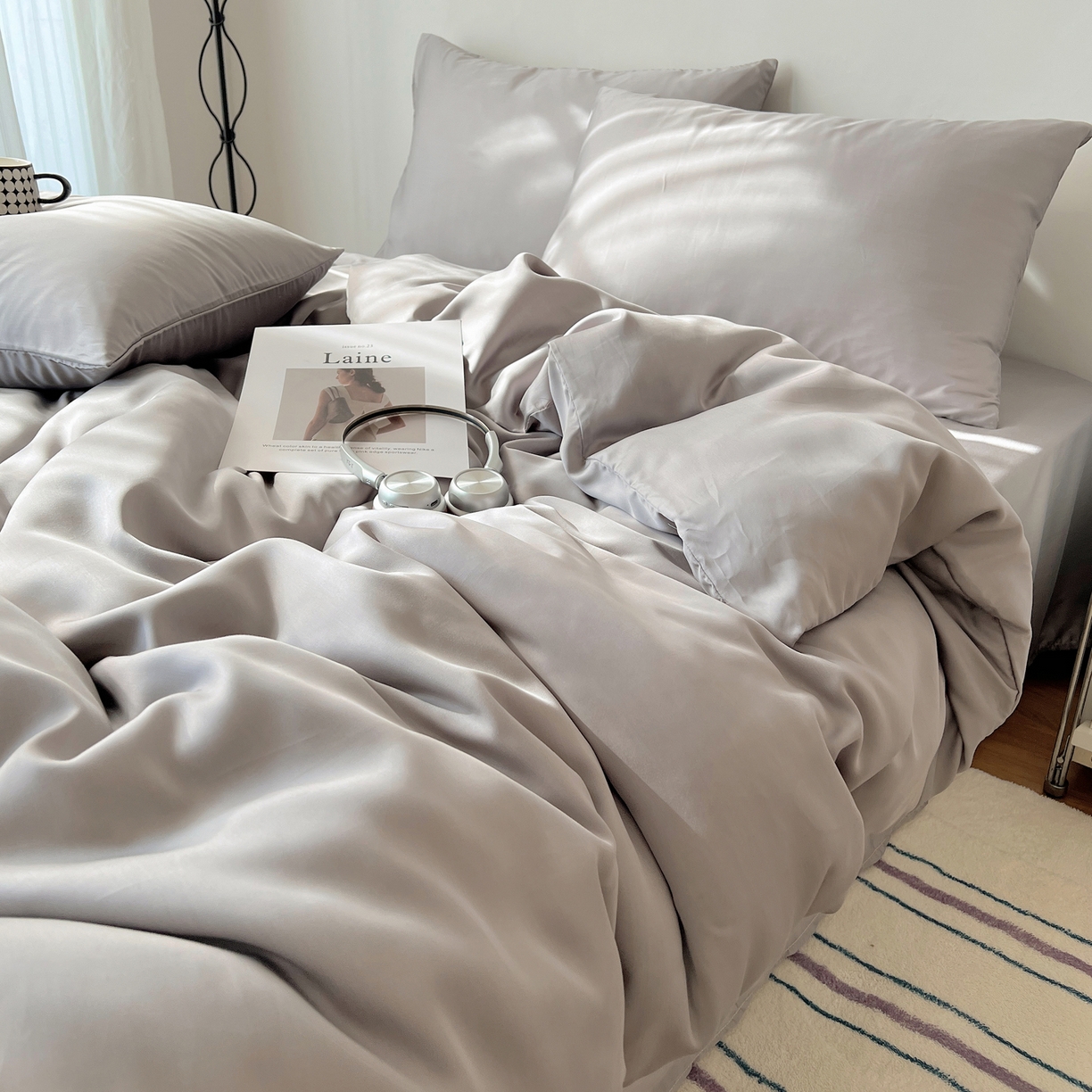 91家纺网 家纺一手货源 找家纺 悦织湾家纺 2026新款亲肤舒适冰丝四件套夏秋季凉爽透气纯色双拼床上用品学生宿舍单双人三四件套 银灰