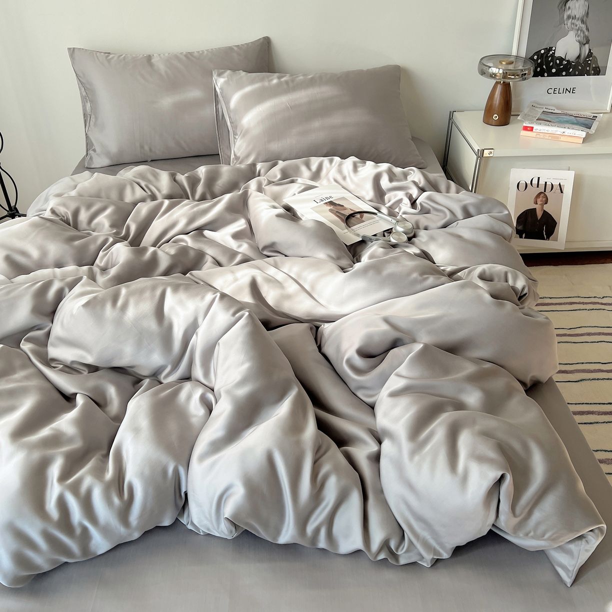 91家纺网 家纺一手货源 找家纺 悦织湾家纺 2026新款亲肤舒适冰丝四件套夏秋季凉爽透气纯色双拼床上用品学生宿舍单双人三四件套 银灰