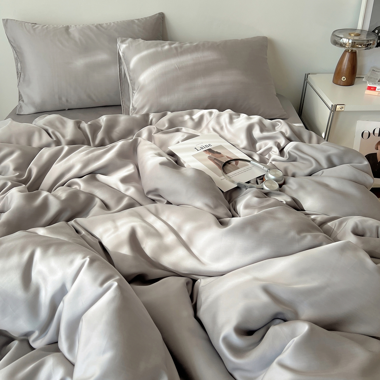 91家纺网 家纺一手货源 找家纺 悦织湾家纺 2026新款亲肤舒适冰丝四件套夏秋季凉爽透气纯色双拼床上用品学生宿舍单双人三四件套 银灰