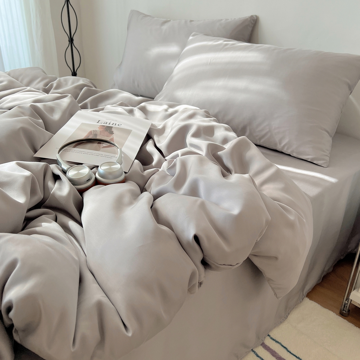 91家纺网 家纺一手货源 找家纺 悦织湾家纺 2026新款亲肤舒适冰丝四件套夏秋季凉爽透气纯色双拼床上用品学生宿舍单双人三四件套 银灰