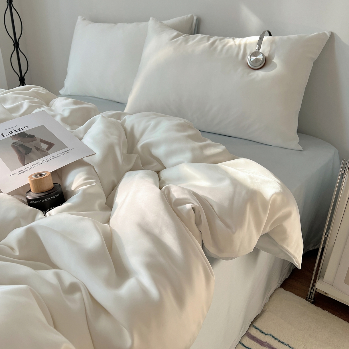 91家纺网 家纺一手货源 找家纺 悦织湾家纺 2026新款亲肤舒适冰丝四件套夏秋季凉爽透气纯色双拼床上用品学生宿舍单双人三四件套 云霜蓝调