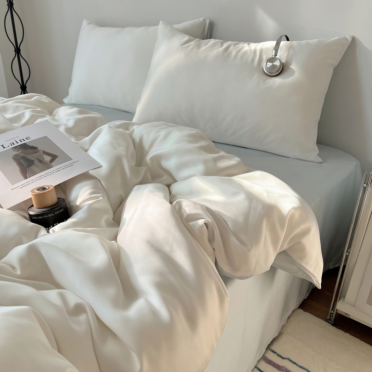 91家纺网 家纺一手货源 找家纺 悦织湾家纺 2026新款亲肤舒适冰丝四件套夏秋季凉爽透气纯色双拼床上用品学生宿舍单双人三四件套 云霜蓝调