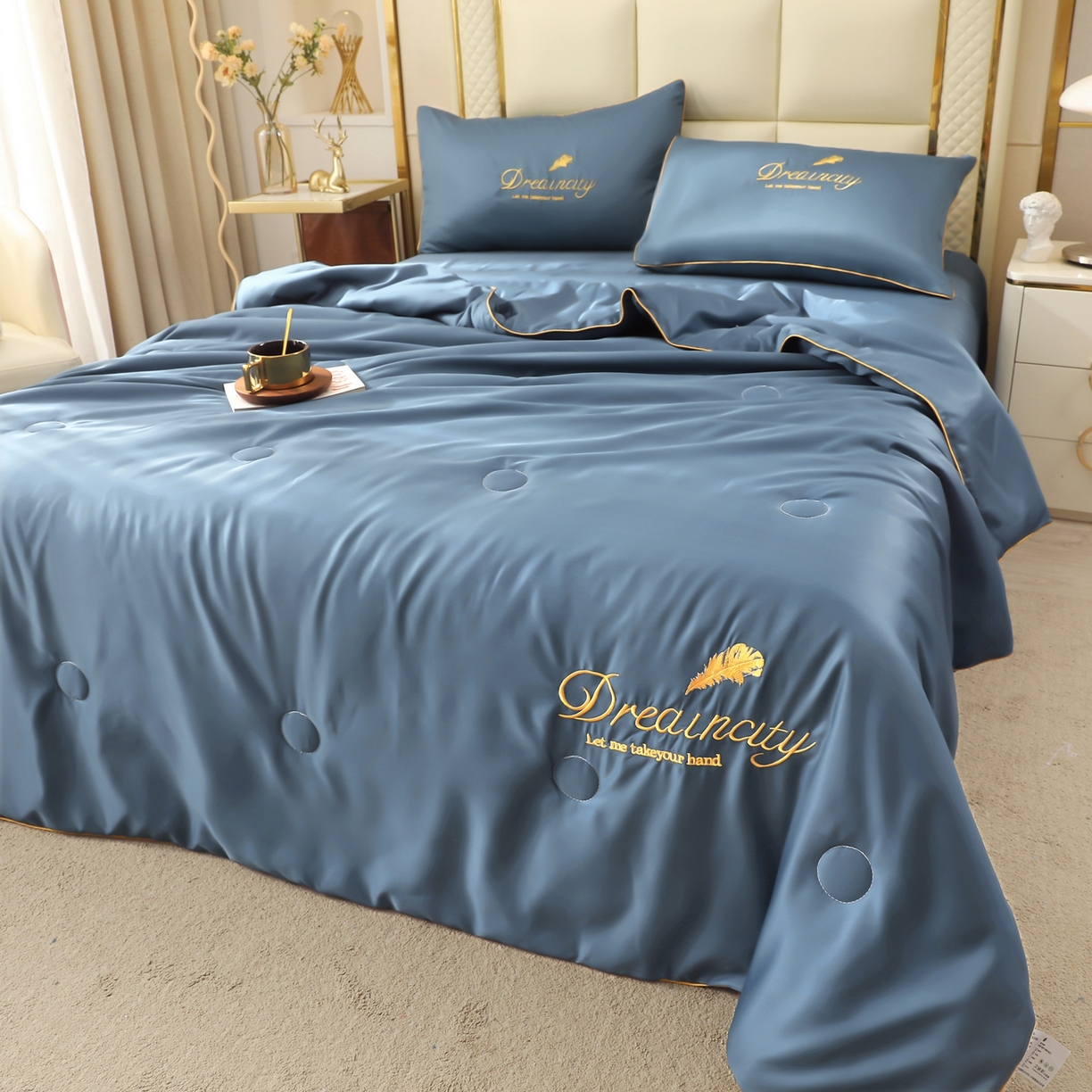 91家纺网 家纺一手货源 找家纺 好尚居 2026新款水洗真丝刺绣夏被被子被芯四件套 雾霾蓝