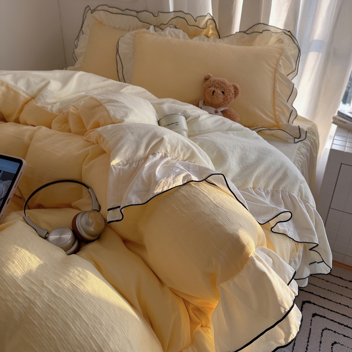 91家纺网 家纺一手货源 找家纺 轻奢坊 2026新款皱皱纱双层密拷花边四件套-洛可可 洛可可黄