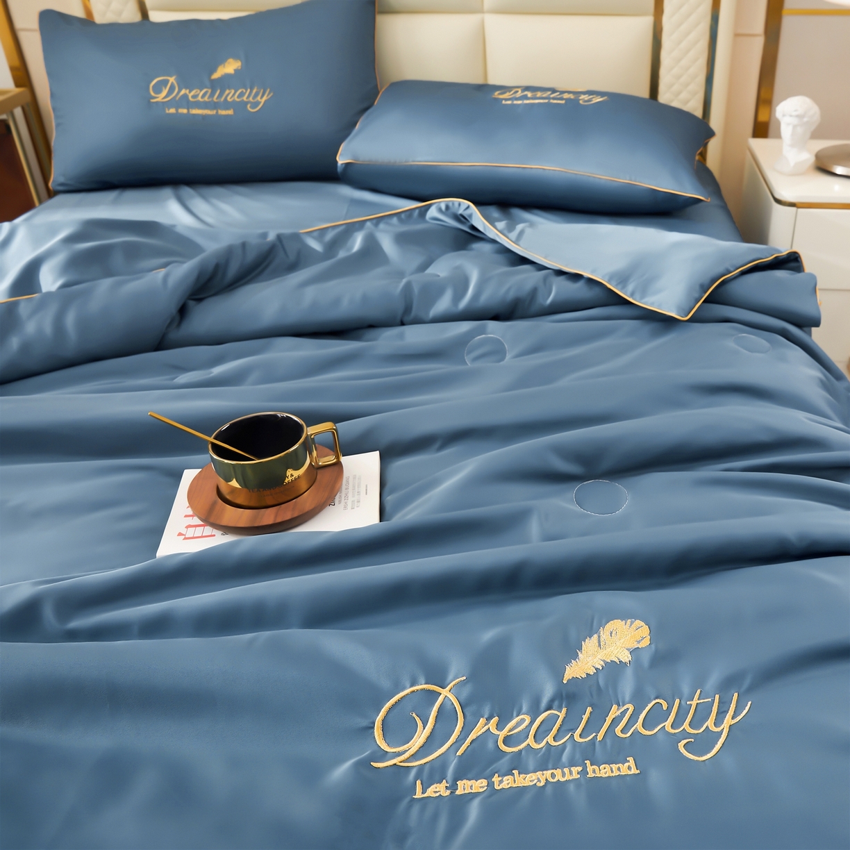 91家纺网 家纺一手货源 找家纺 好尚居 2026新款水洗真丝刺绣夏被被子被芯四件套 雾霾蓝