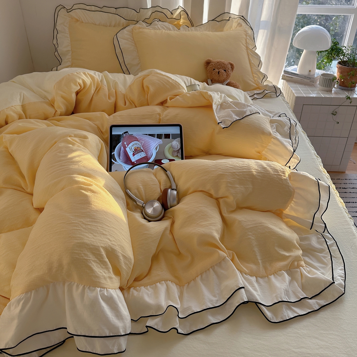 91家纺网 家纺一手货源 找家纺 轻奢坊 2026新款皱皱纱双层密拷花边四件套-洛可可 洛可可黄